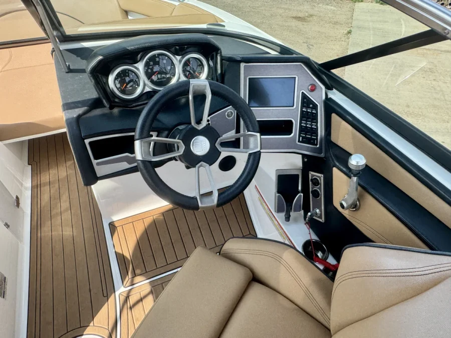 2020-mastercraft-xt22-143544-image11.webp