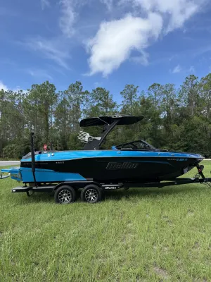 2022-malibu-wakesetter-23-lsv-143550-image0.webp