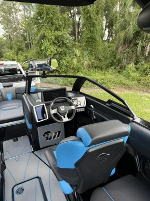 2022-malibu-wakesetter-23-lsv-143550-image2.webp