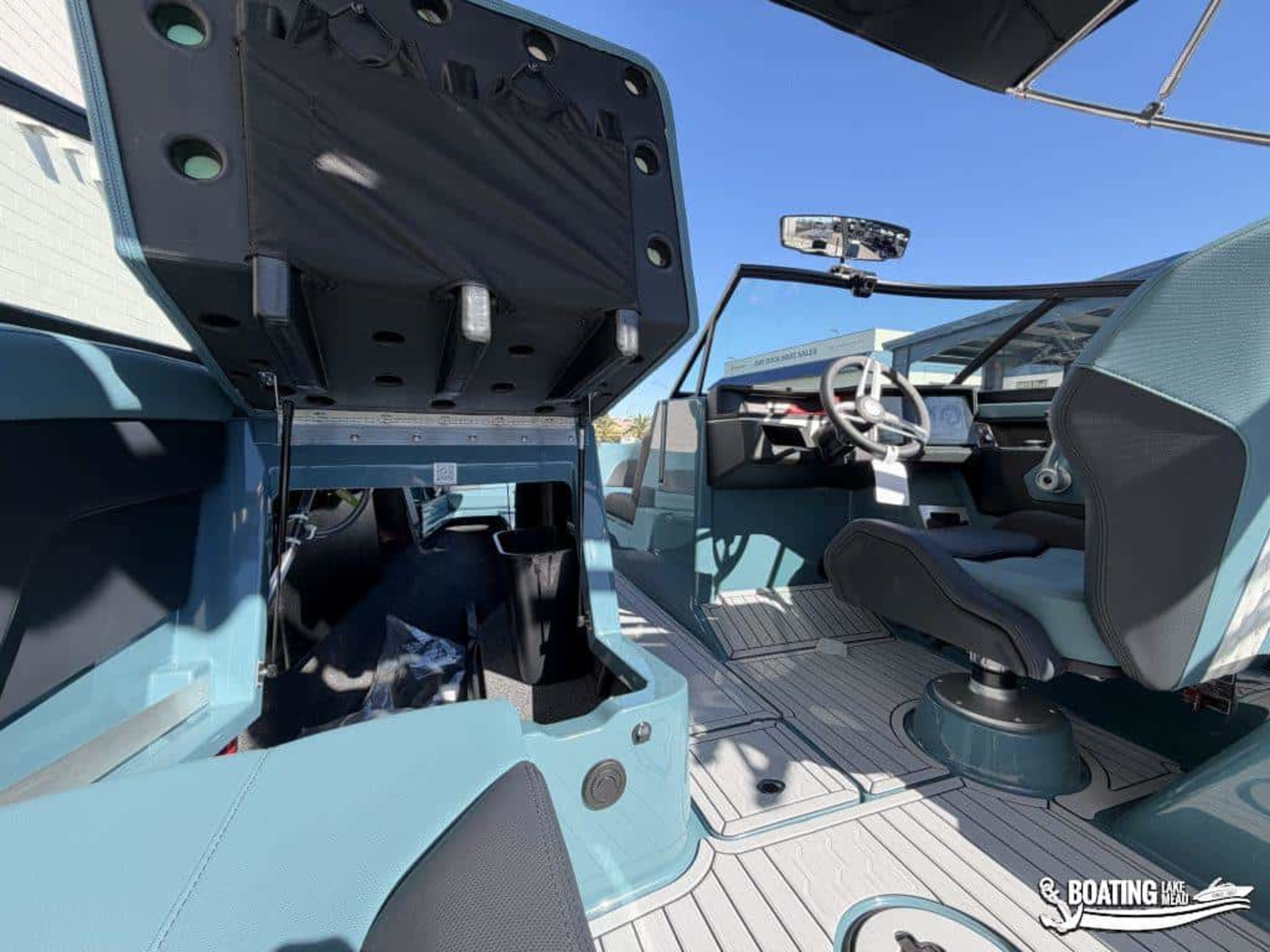 2027 MasterCraft XT24