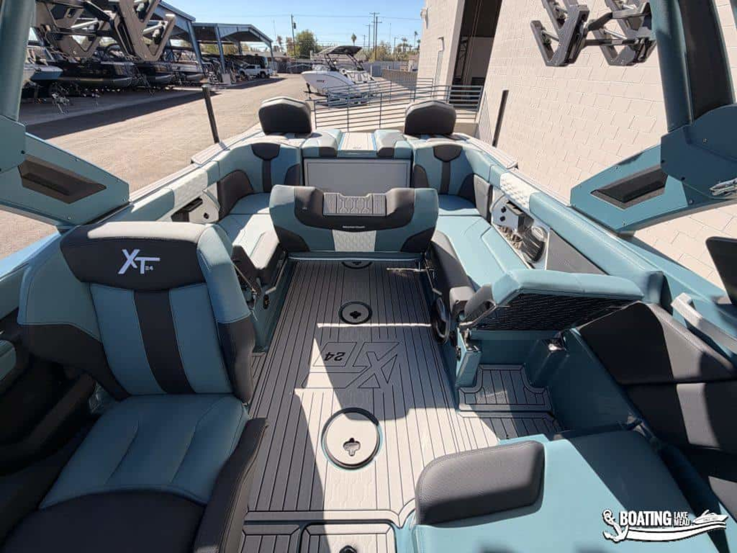 2027 MasterCraft XT24