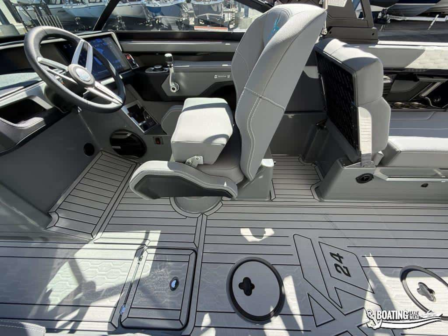 2027 MasterCraft XT24