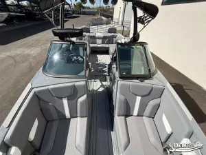 2027-mastercraft-xt24-145400-image15
