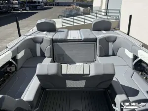 2027-mastercraft-xt24-145400-image16