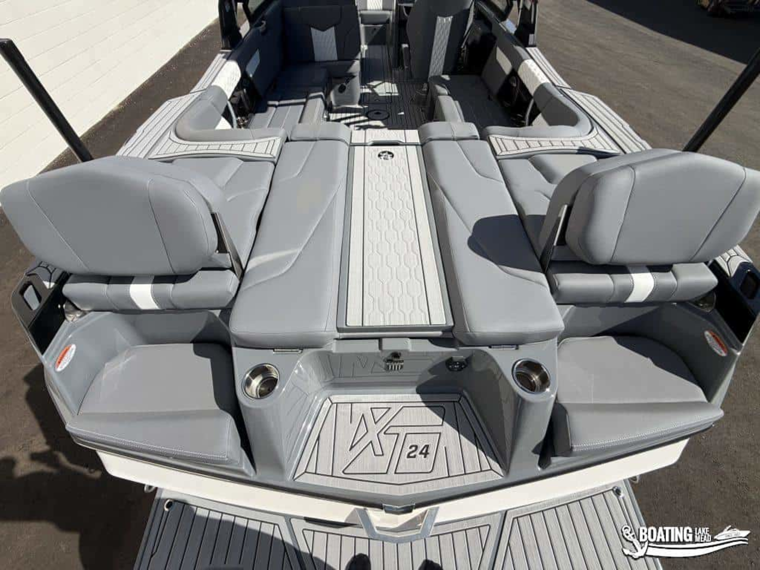 2027 MasterCraft XT24