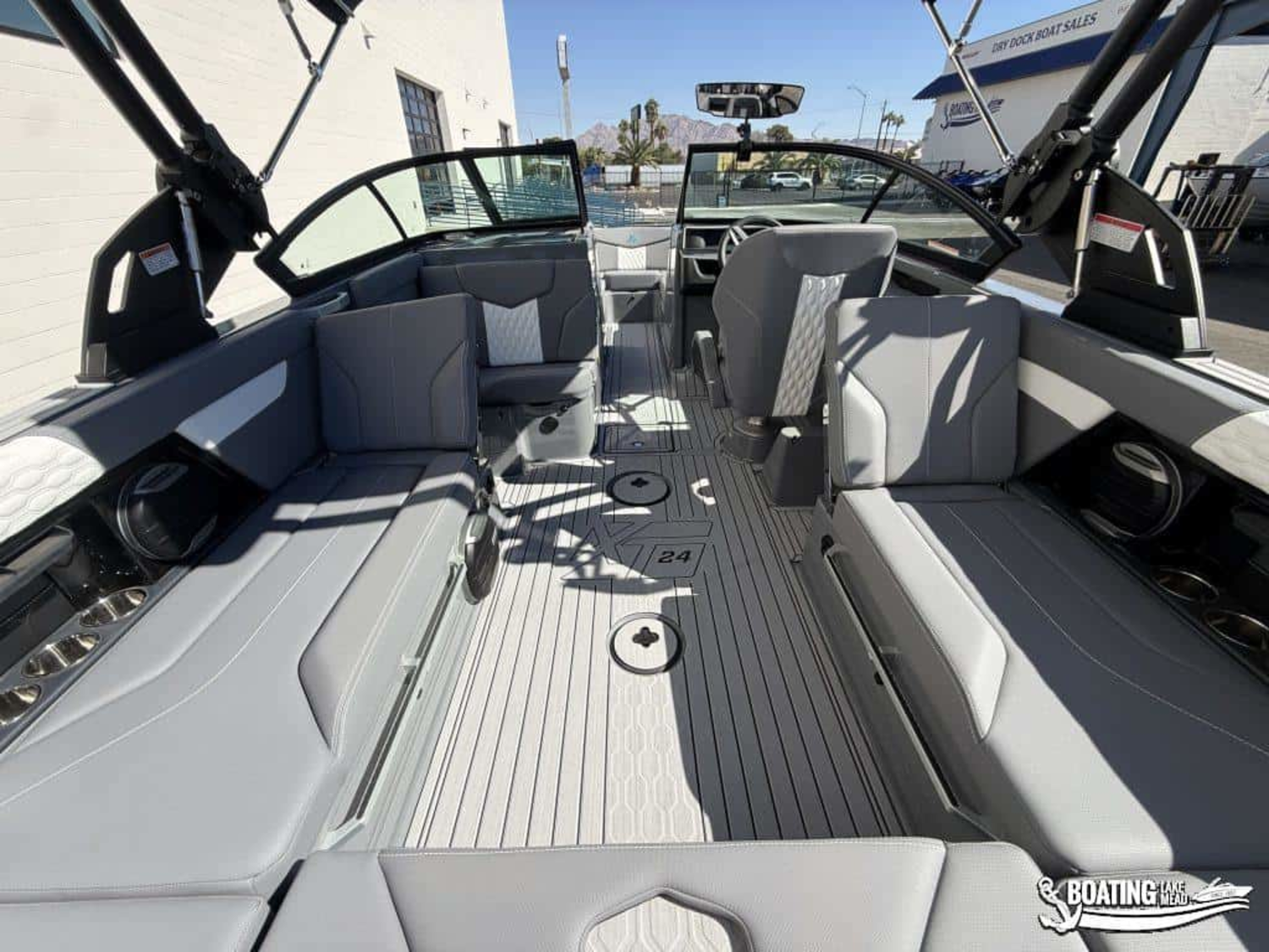 2027 MasterCraft XT24