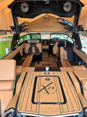 2023-mastercraft-maristar-240-sc-142955-image1