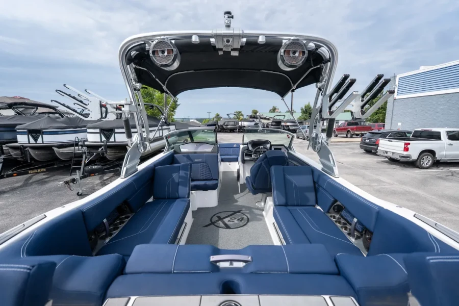 2021-mastercraft-x24-143583-image4.webp