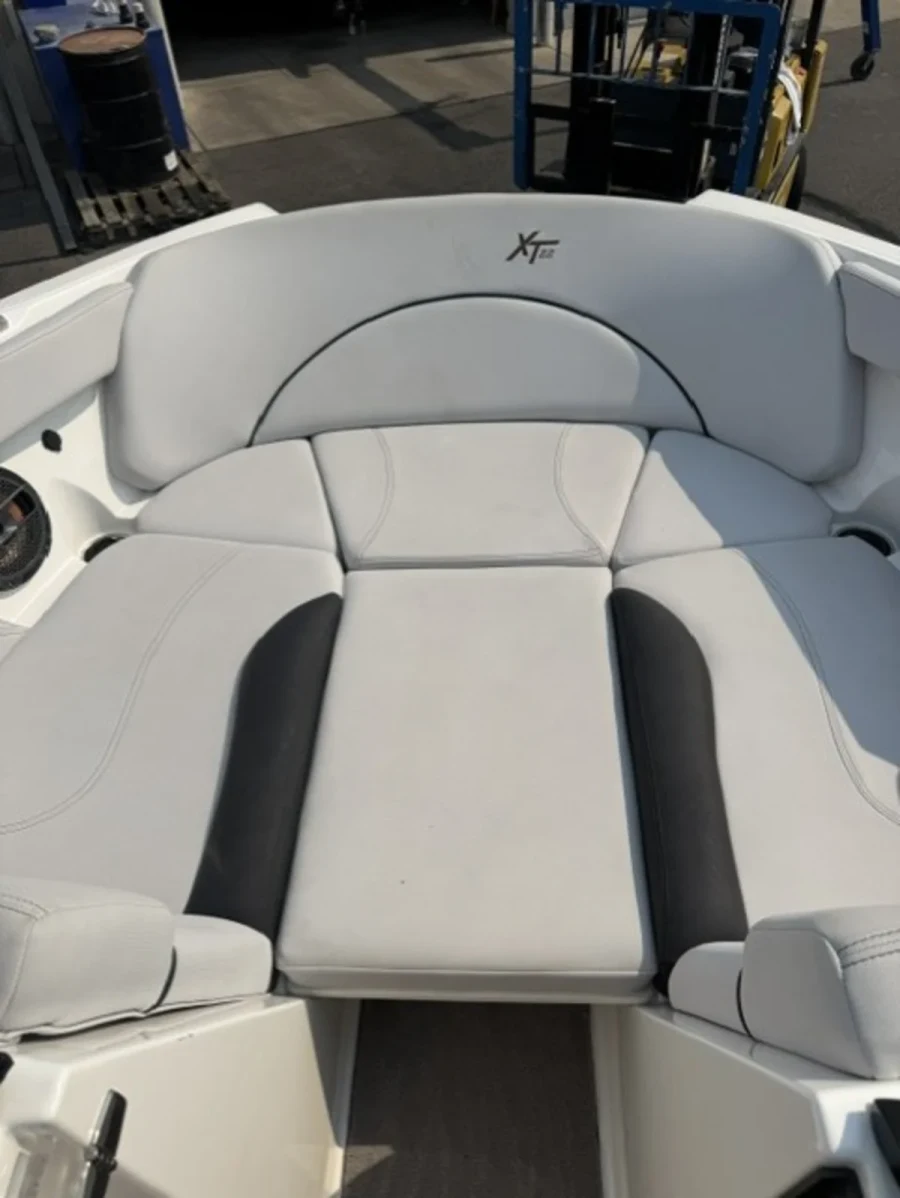 2019-mastercraft-xt22-143593-image11.webp