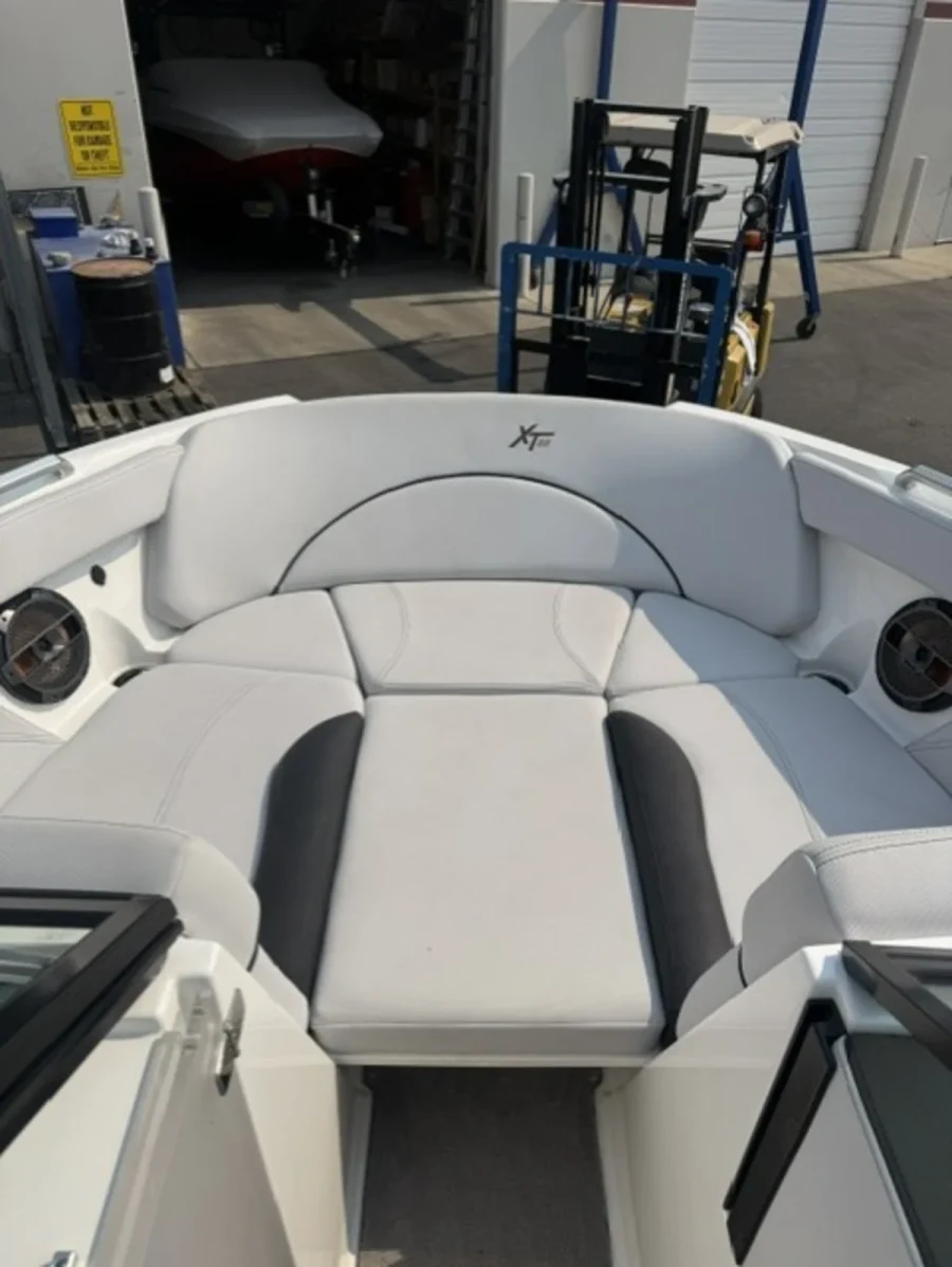 2019-mastercraft-xt22-143593-image2.webp