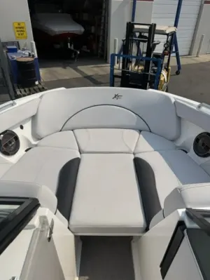 2019-mastercraft-xt22-143593-image2.webp