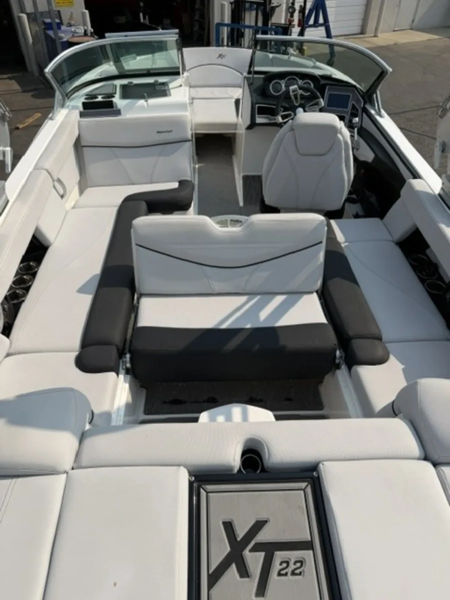 2019-mastercraft-xt22-143593-image5.webp