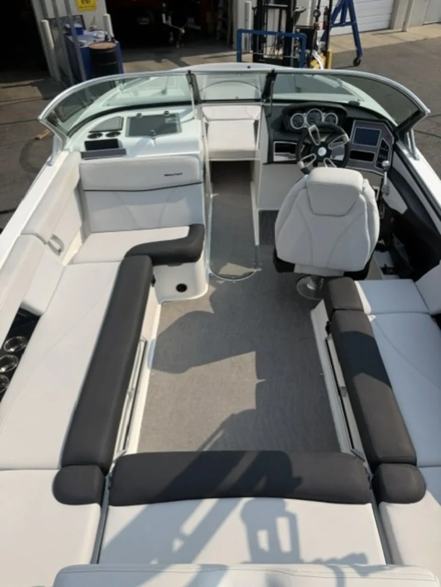 2019-mastercraft-xt22-143593-image6.webp