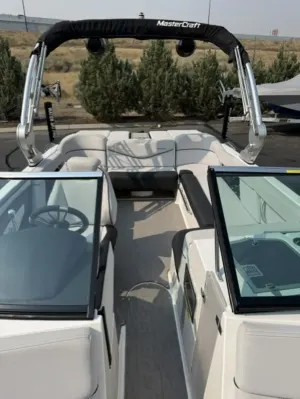 2019-mastercraft-xt22-143593-image8.webp