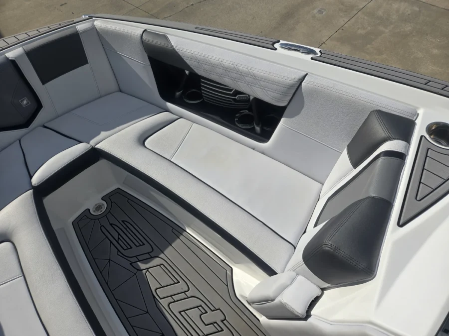 2018-nautique-g25-143595-image2.webp