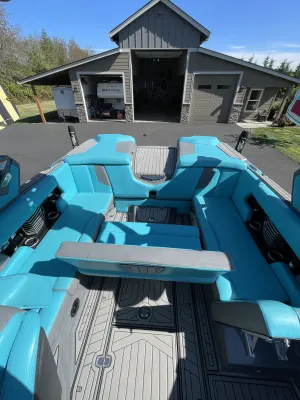 2020-nautique-g23-143600-image6.webp