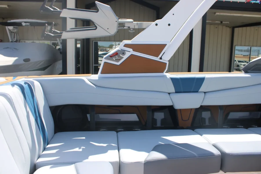 2026-malibu-wakesetter-22-lsv-143601-image11.webp