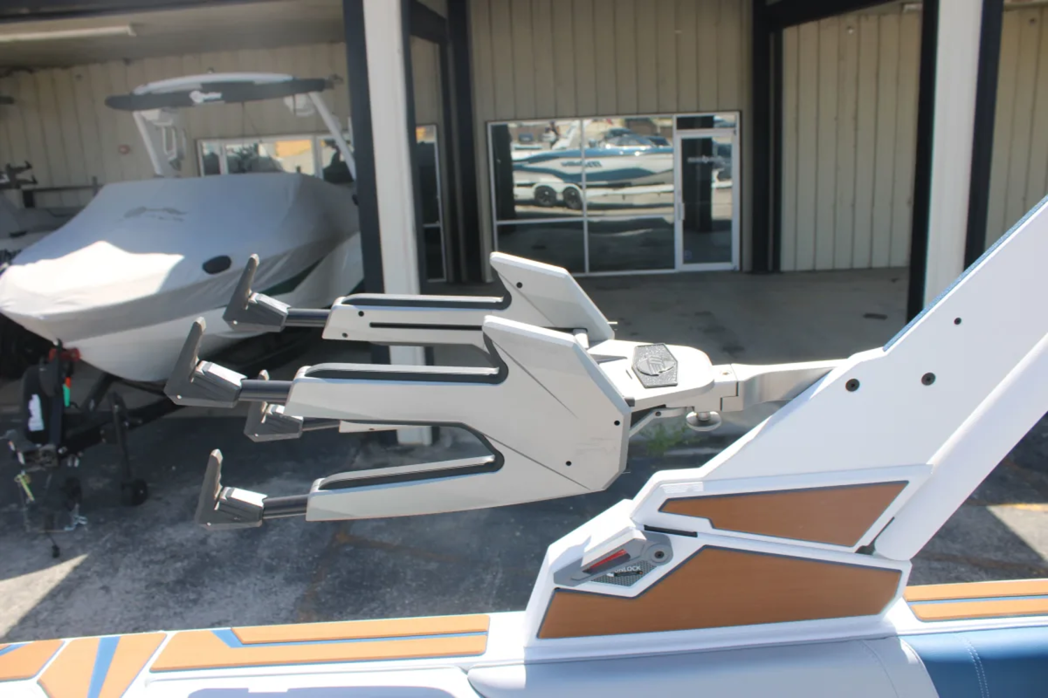 2026 Malibu 22 LSV