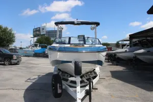 2026-malibu-wakesetter-22-lsv-143601-image2.webp