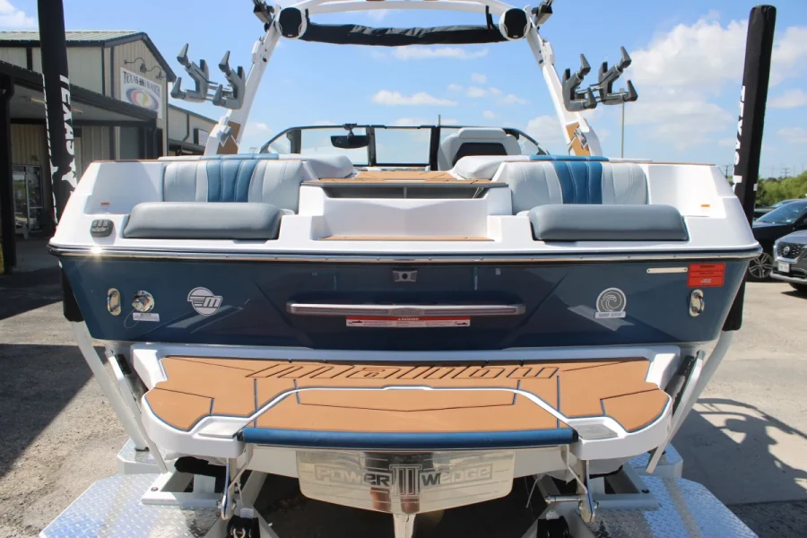 2026-malibu-wakesetter-22-lsv-143601-image7.webp