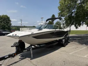 2018-mastercraft-x46-143612-image1.webp