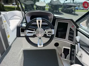 2018-mastercraft-x46-143612-image8.webp