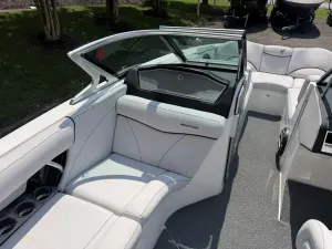 2018-mastercraft-x46-143612-image9.webp