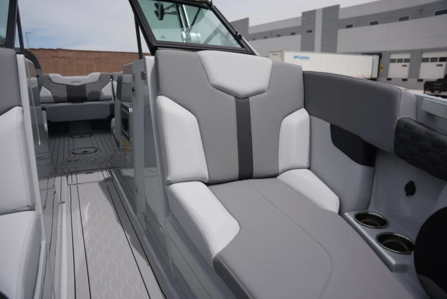 2026-mastercraft-xt23-143622-image10.webp