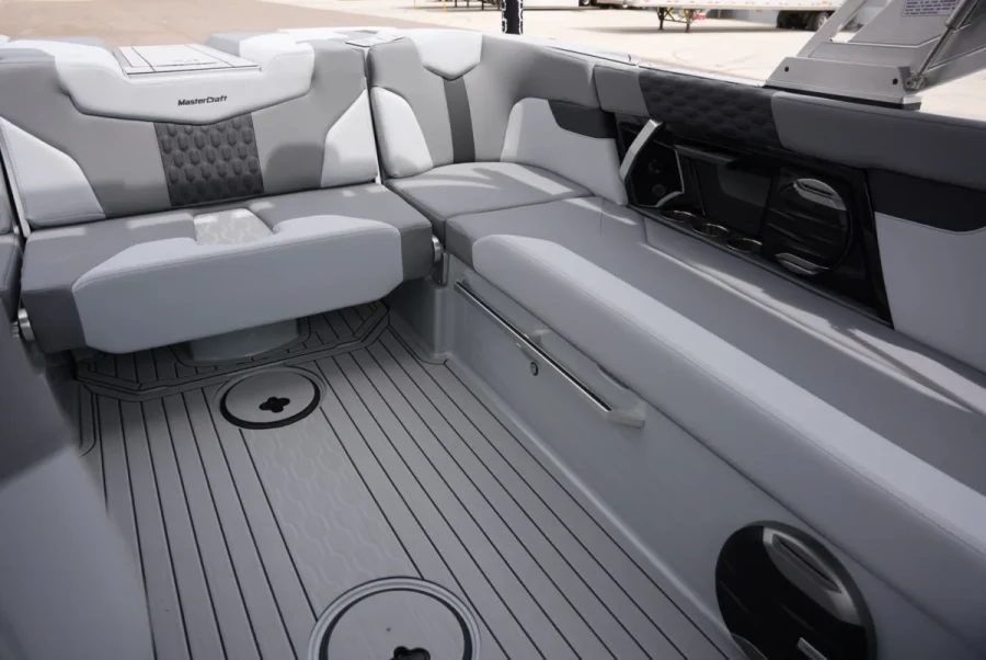 2026-mastercraft-xt23-143622-image11.webp