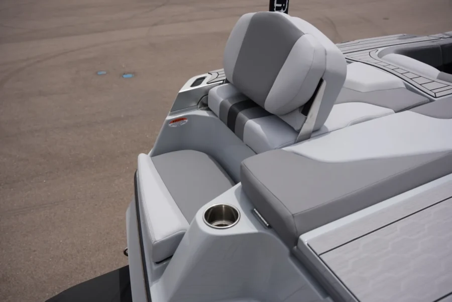 2026-mastercraft-xt23-143622-image16.webp