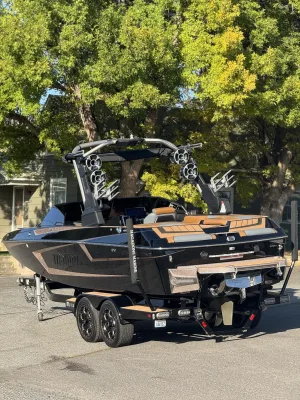2020-malibu--wakesetter-23-mxz-143633-image1.webp