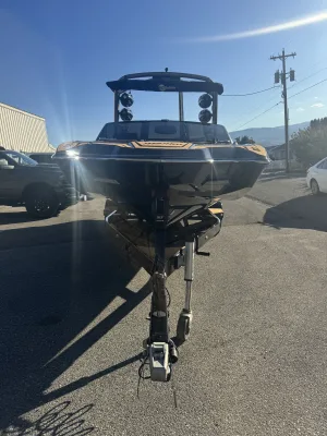 2020-malibu--wakesetter-23-mxz-143633-image7.webp