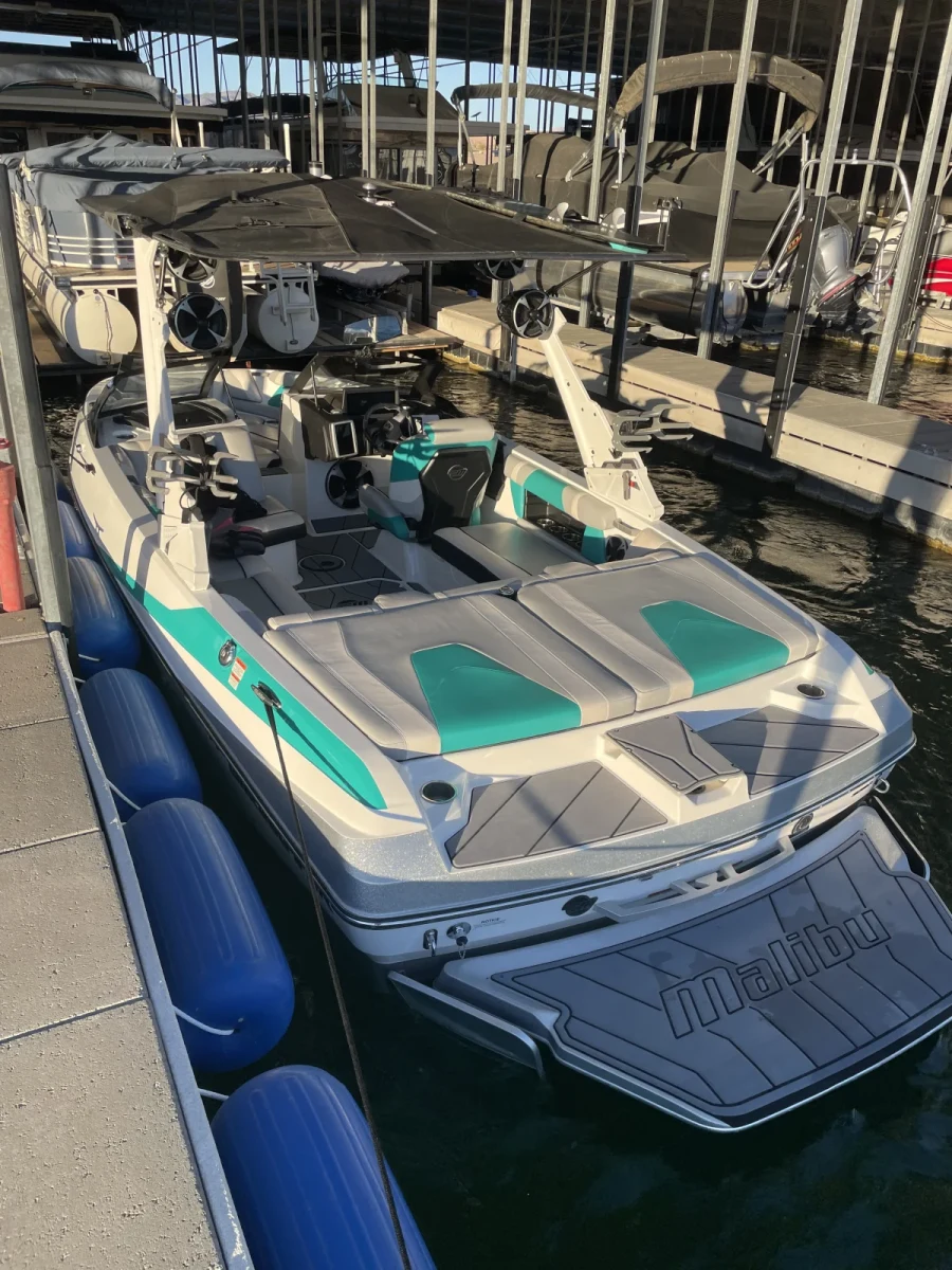 2021-malibu-wakesetter-vlx-143639-image6.webp