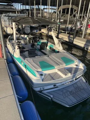 2021-malibu-wakesetter-vlx-143639-image6.webp