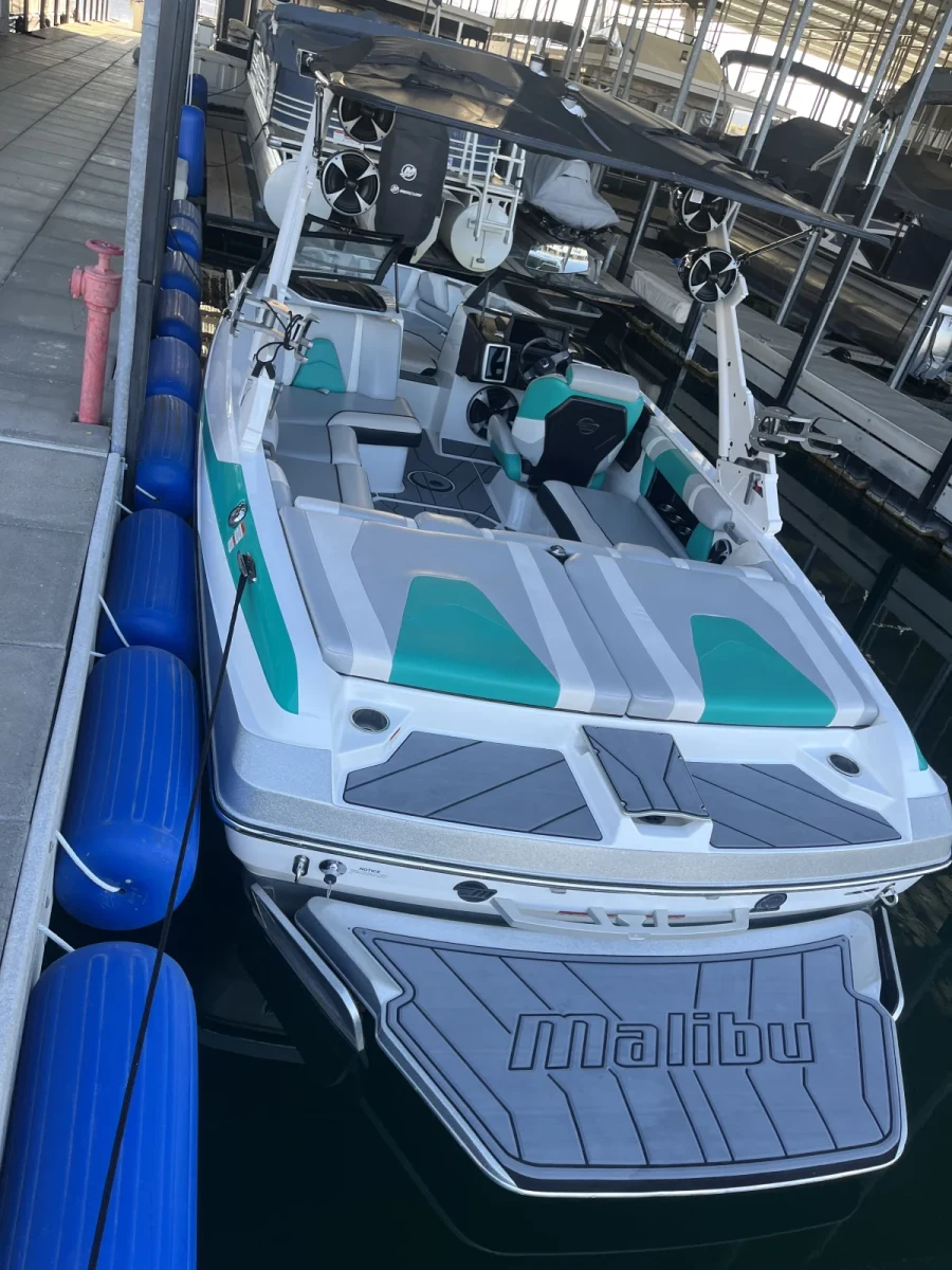 2021-malibu-wakesetter-vlx-143639-image7.webp
