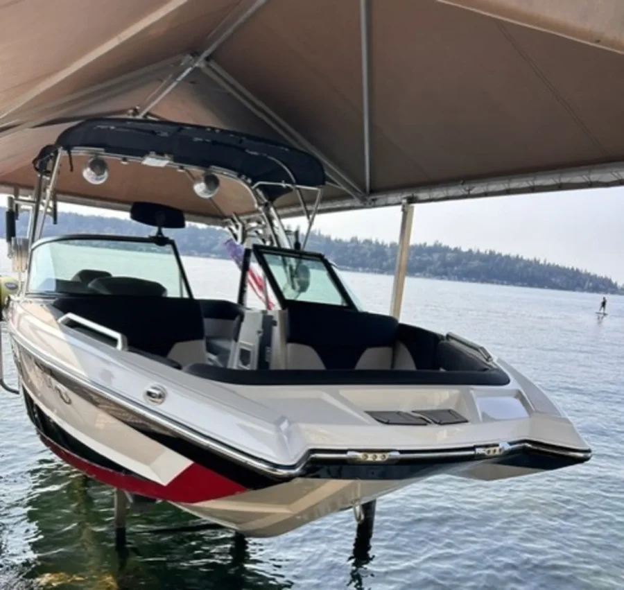 2021-mastercraft-xt22-143659-image1.webp