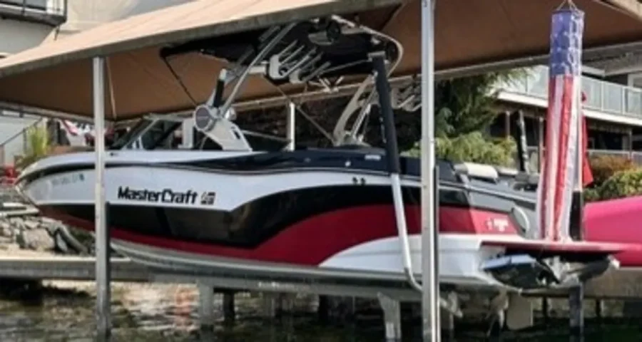 2021-mastercraft-xt22-143659-image4.webp