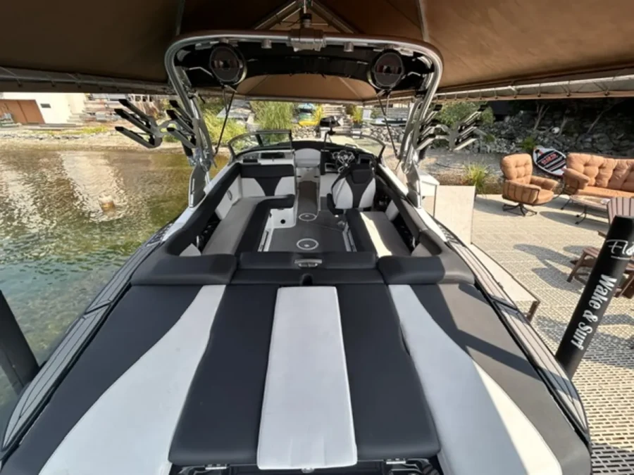 2021-mastercraft-xt22-143659-image5.webp
