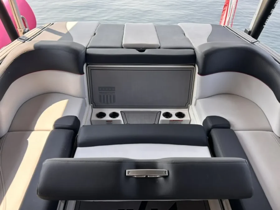 2021-mastercraft-xt22-143659-image6.webp