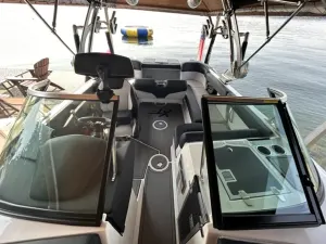 2021-mastercraft-xt22-143659-image7.webp