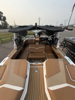 2022-nautique-g23-143669-image1.webp