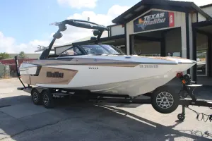 2023-malibu-wakesetter-24-mxz-143670-image1.webp
