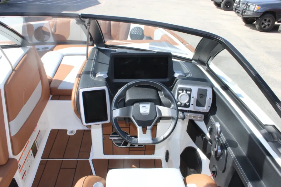 2023-malibu-wakesetter-24-mxz-143670-image14.webp
