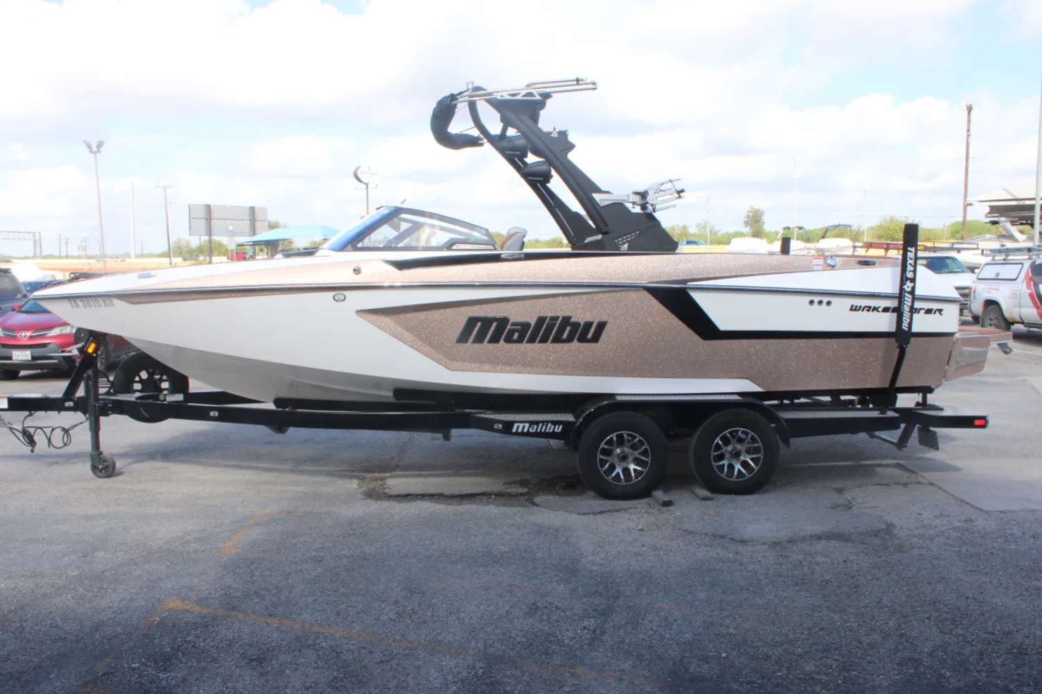 2023 Malibu 24 MXZ
