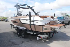 2023-malibu-wakesetter-24-mxz-143670-image5.webp