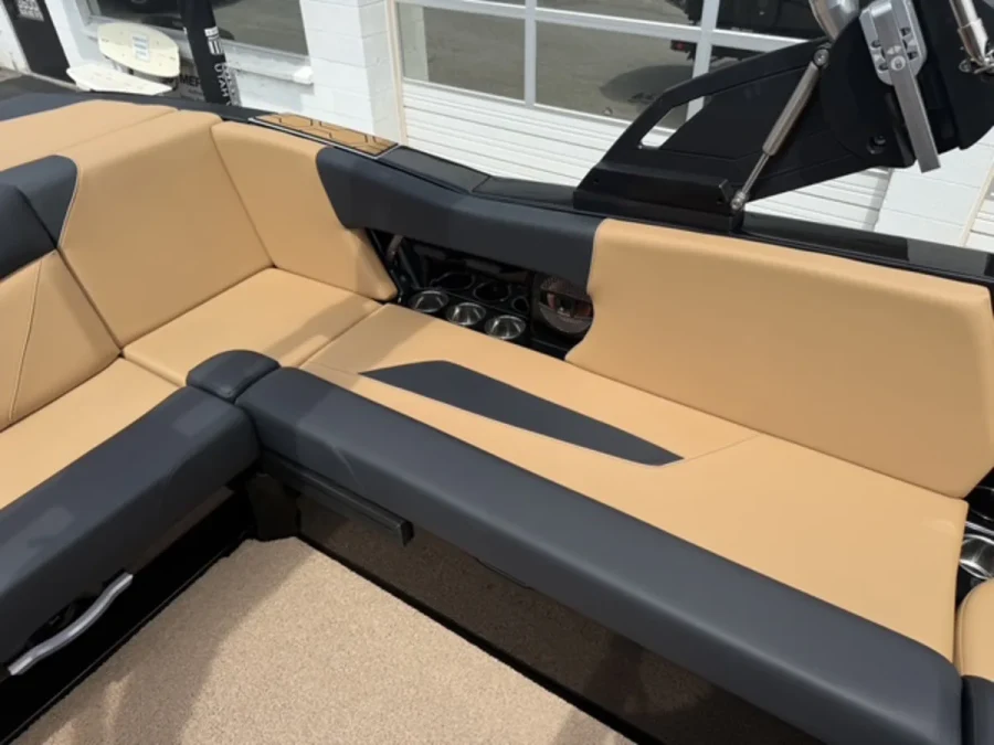 2023-mastercraft-nxt22-143677-image12.webp