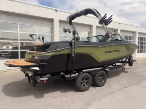 2023-mastercraft-nxt22-143677-image2.webp