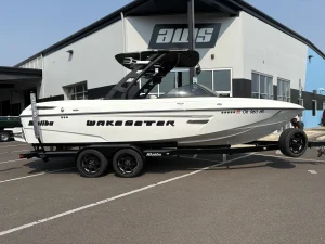 2015-malibu-wakesetter-23-lsv-143681-image0.webp