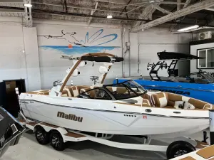 2025-malibu-wakesetter-23-lsv-143683-image3.webp