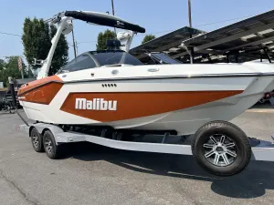 2025-malibu-wakesetter-22-mxz-143684-image1.webp
